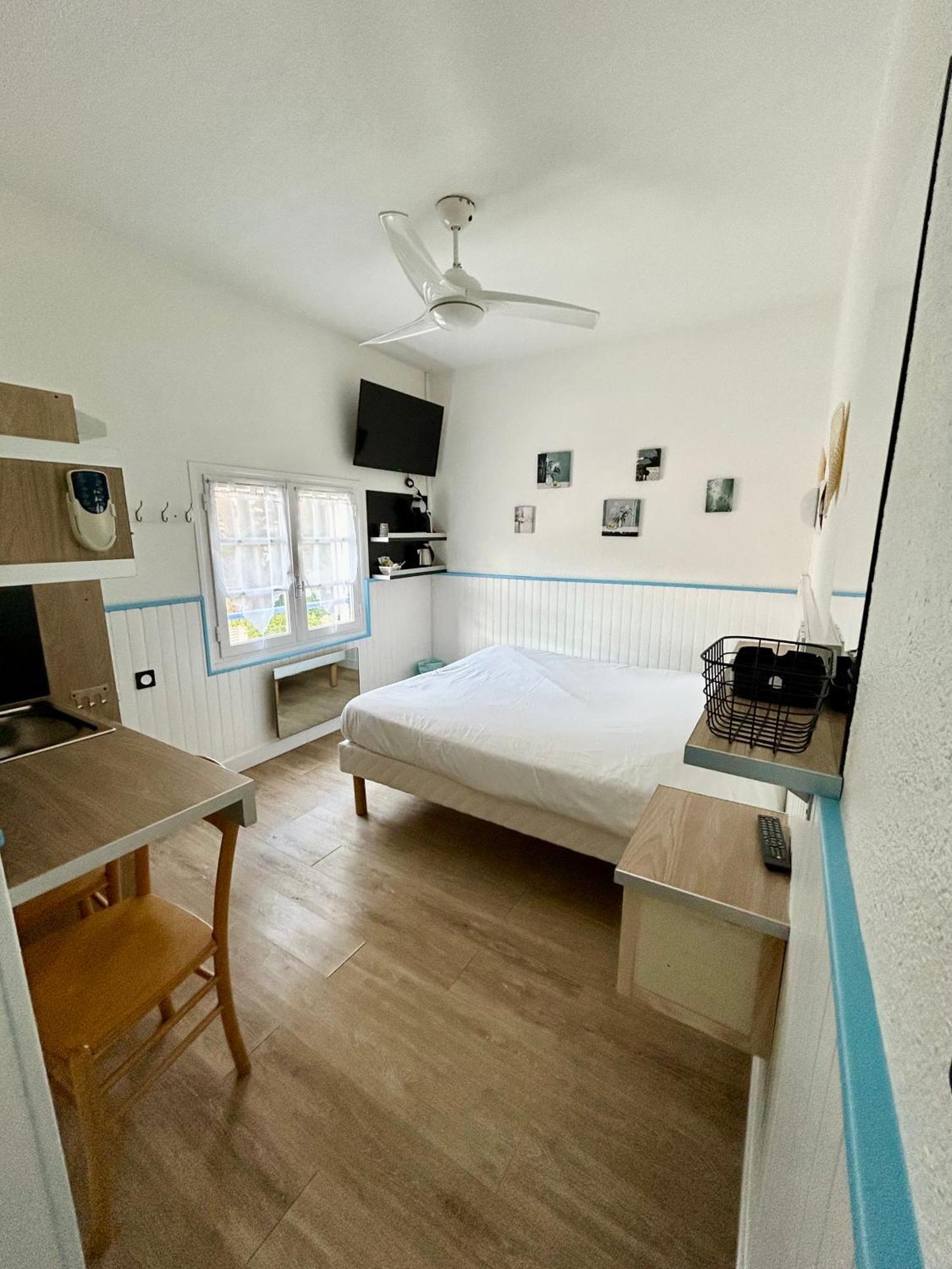 Hotel Oasis อาร์เจเลส-ซัวร์-แมร์ ภายนอก รูปภาพ